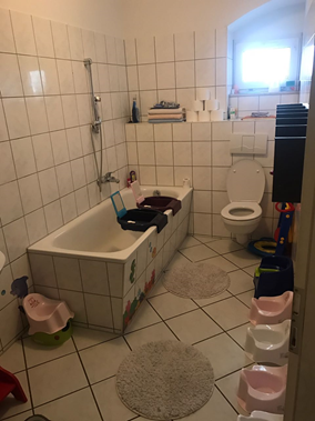 Bad mit Wanne